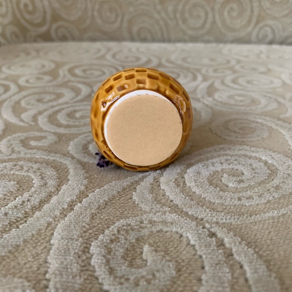 Japanese Lucky Cat in Basket Figurine - Picture 5 of 5